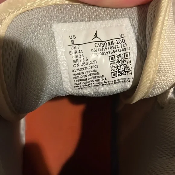 Nike Air Jordan 1 Mid Milan - Picture 8 of 8